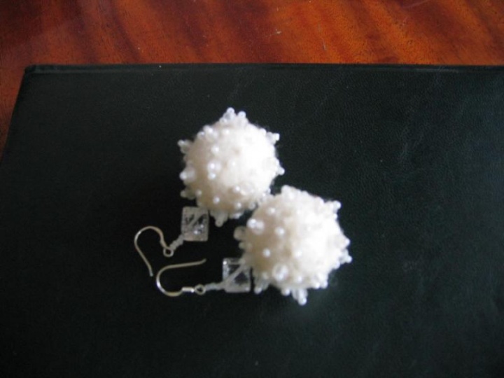 White crystal earrings with Hill