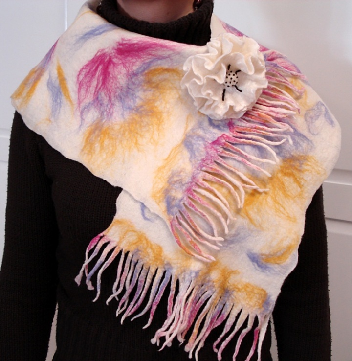 light variegated scarf