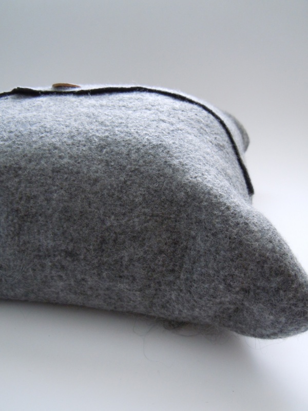 Grey Cushion picture no. 3