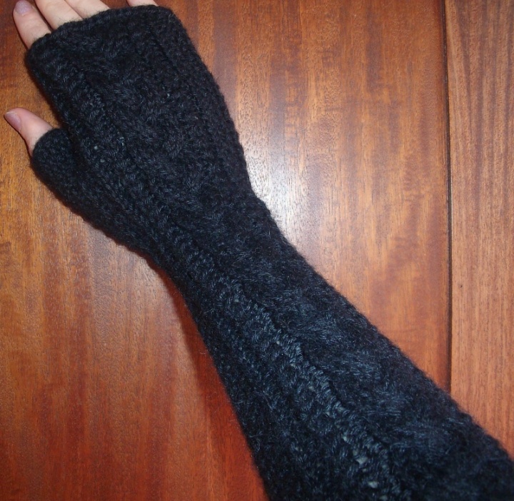 knitted wristlets picture no. 2