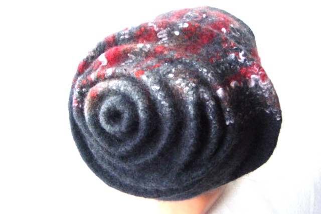 Felted merino wool hat picture no. 3