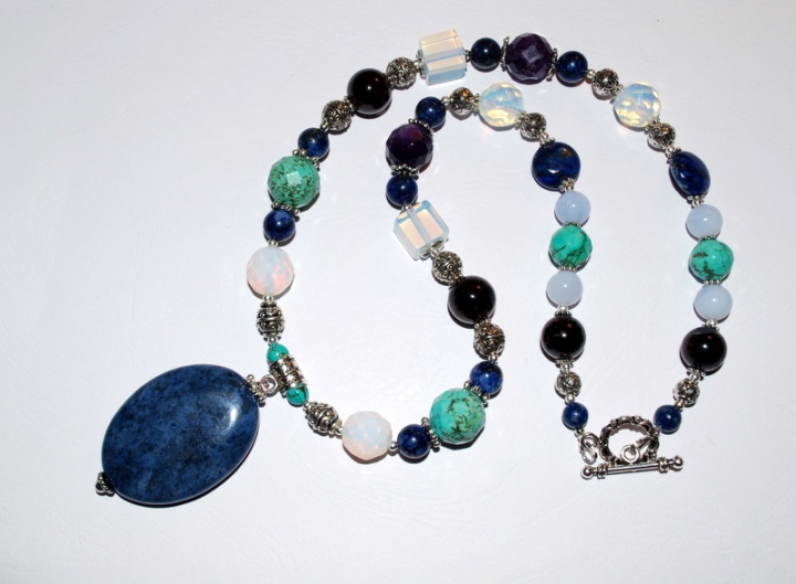 Beads " deep-sea "