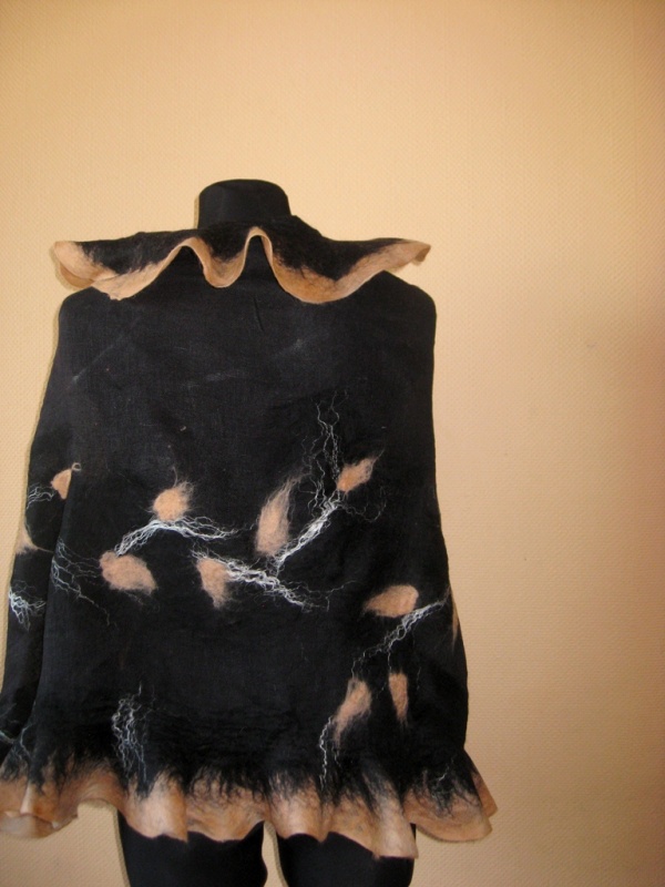 Black linen mantle picture no. 2