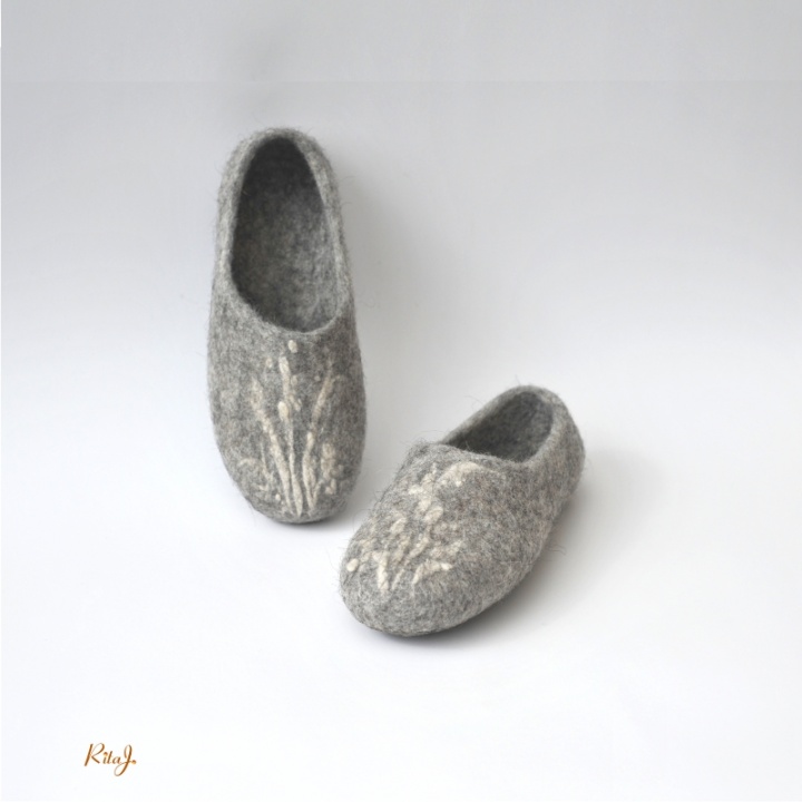 Felted wool slippers picture no. 3