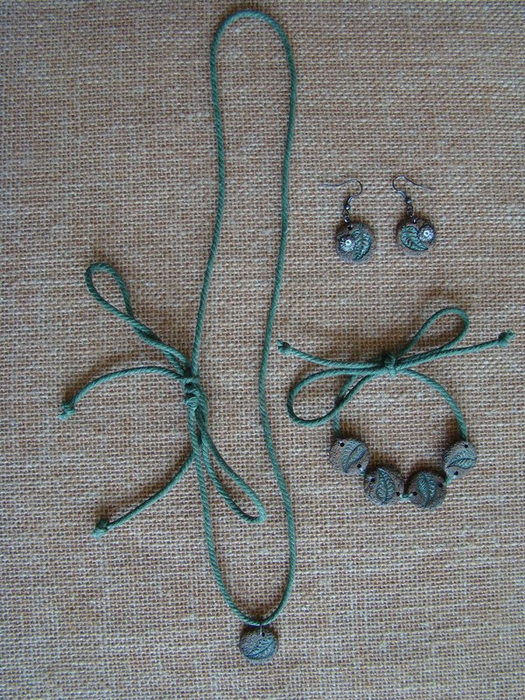 Earrings " green leaves " picture no. 2