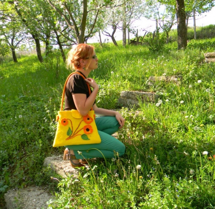 " Sunny Days " hand felted bag picture no. 3