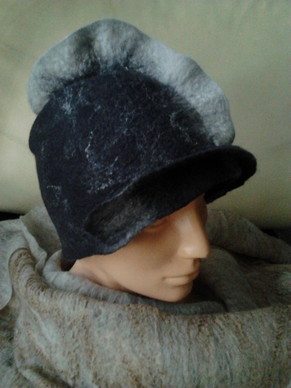 Felt hat " Tufted " picture no. 3