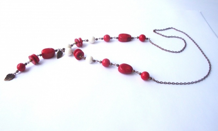 Red and white coral necklace picture no. 3