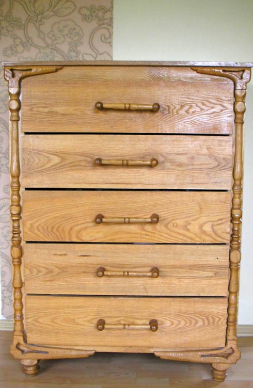 Chest of drawers