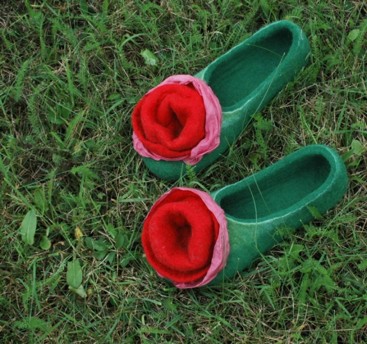 Green slippers with red wind you picture no. 3