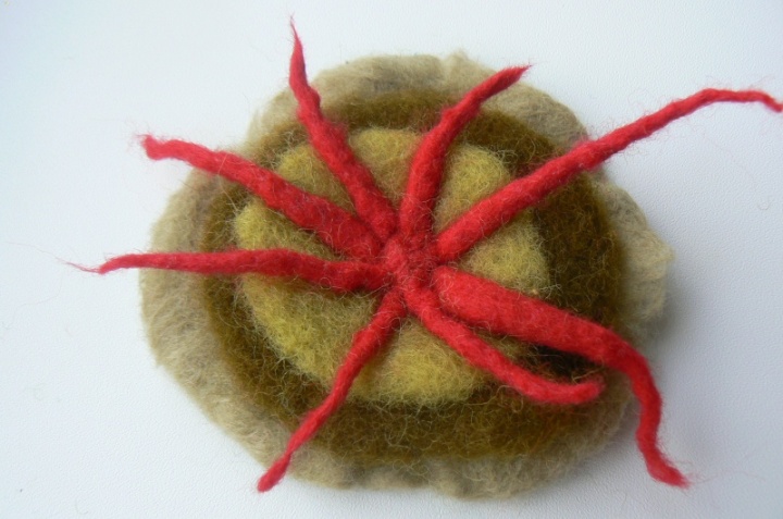 Brooch - Red ragiukais on bubbles