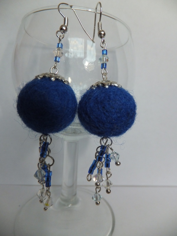 Blue earrings picture no. 2