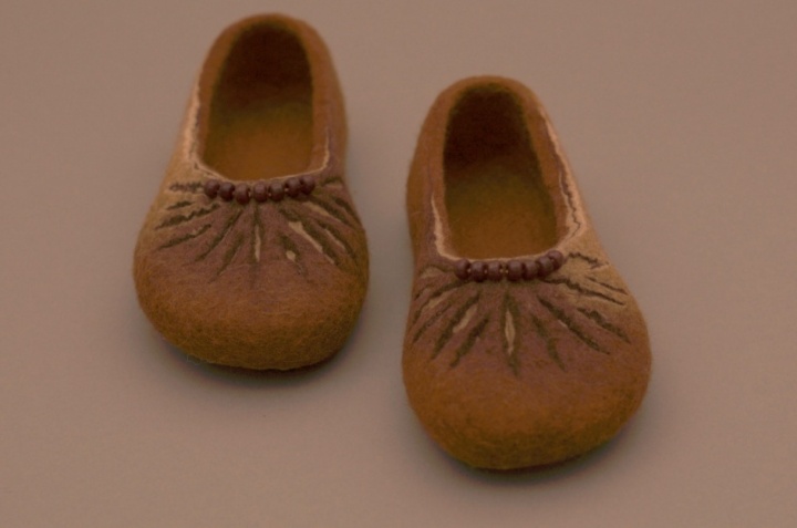 Autumn felted slippers picture no. 2