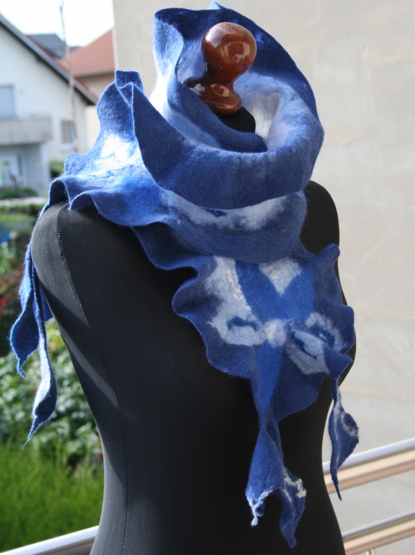 Scarf " Cornflower " picture no. 3