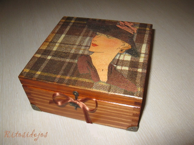 Jewelry / tea box