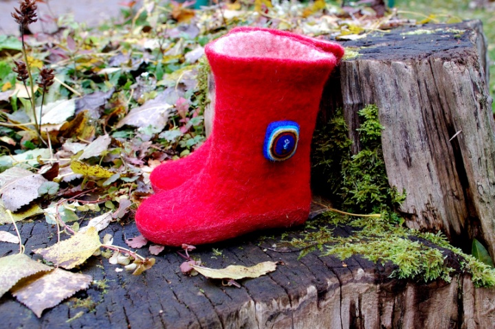 Red boots picture no. 3