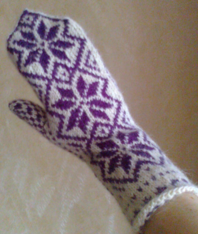 patterned gloves