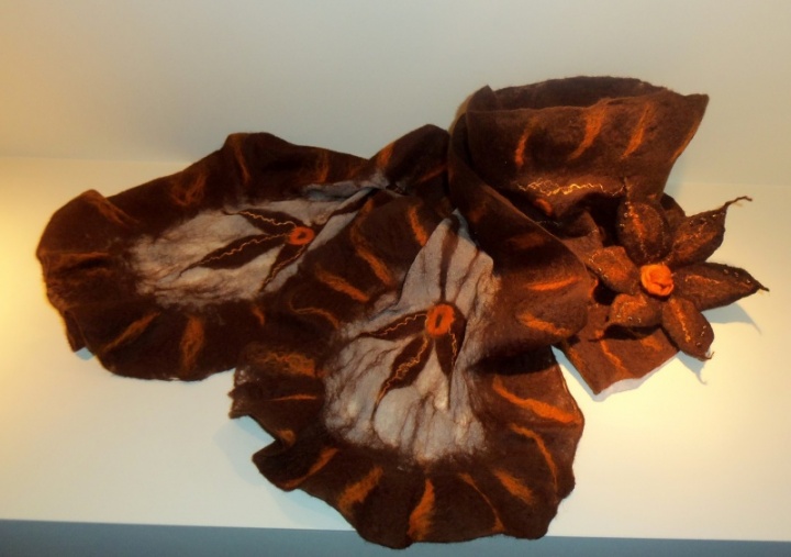 Brown scarf with flower picture no. 2