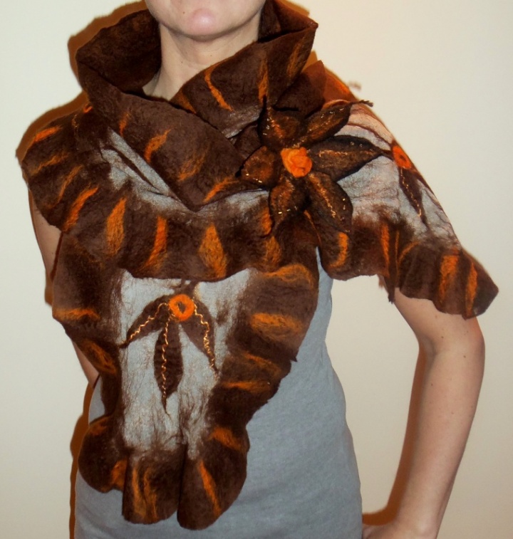 Brown scarf with flower picture no. 3