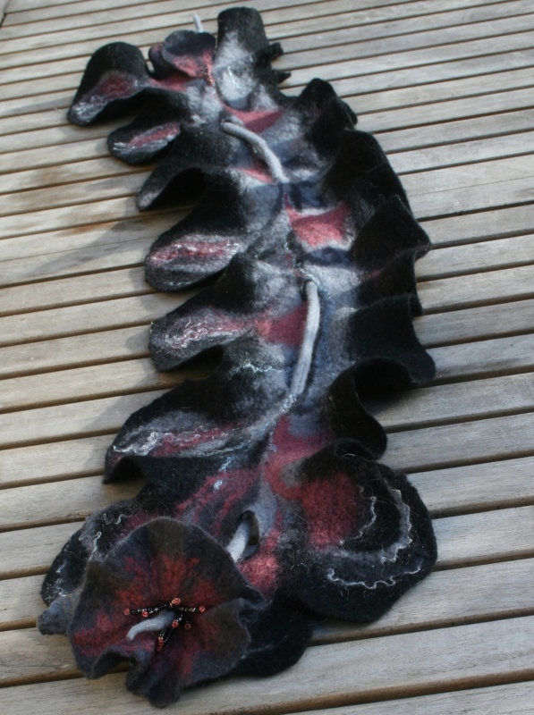 Scarf " petals " picture no. 2