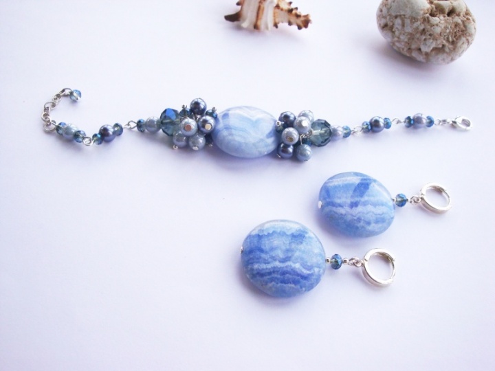 Blue jadeite jewelry picture no. 3