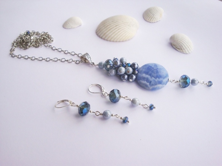 Blue jade necklace