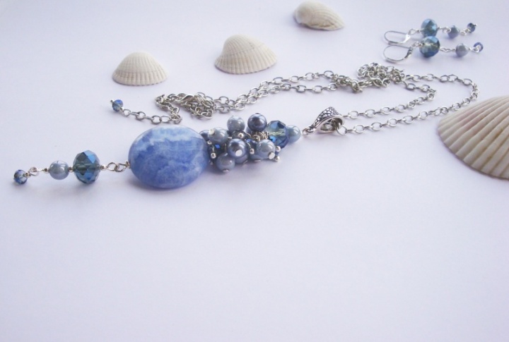 Blue jade necklace picture no. 2