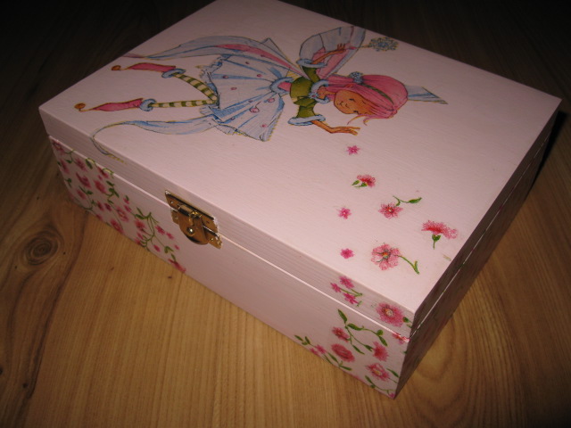 Jewelry boxes girl picture no. 2