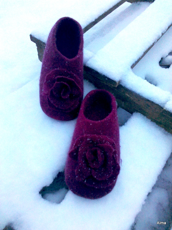 burgundy roses