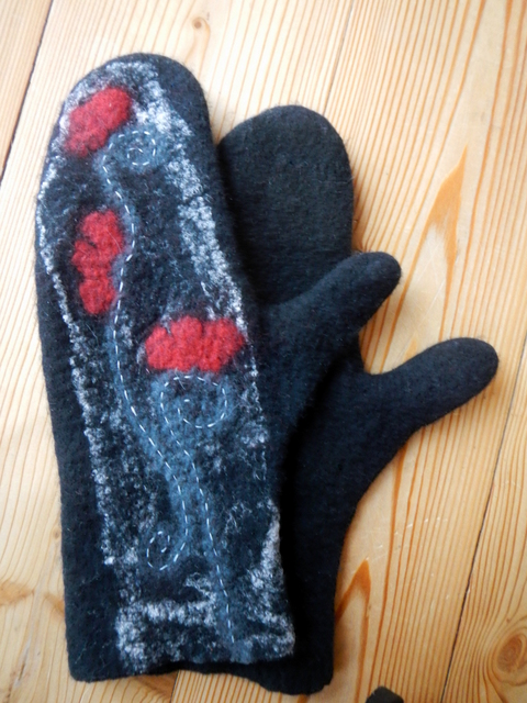 Gloves " Winter flowers " picture no. 2