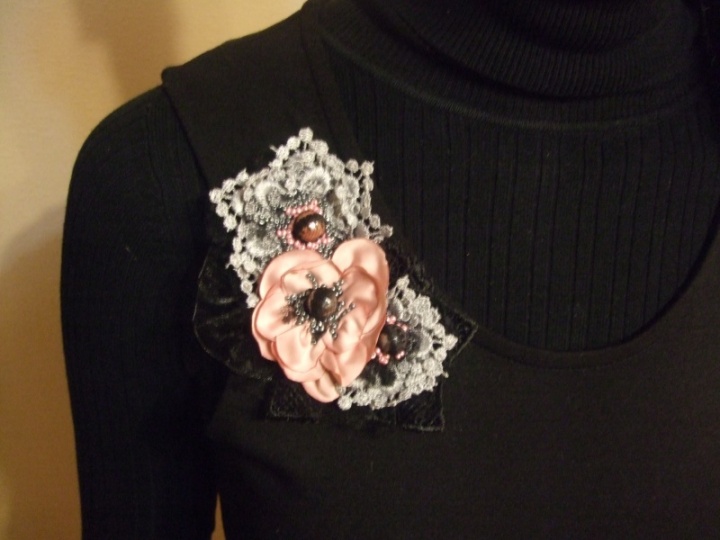 Handmade brooch picture no. 3