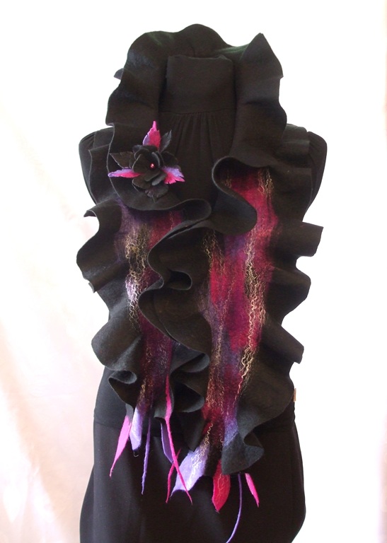 Black and violet scarf picture no. 3