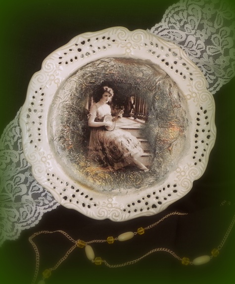 Decorated plate a la vintage picture no. 3