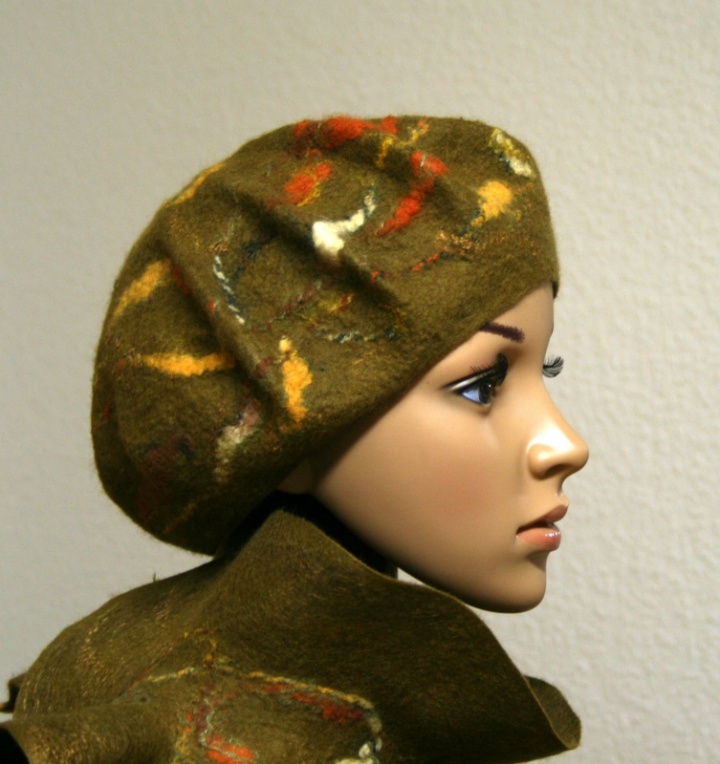 Beret and scarf " MOSS "