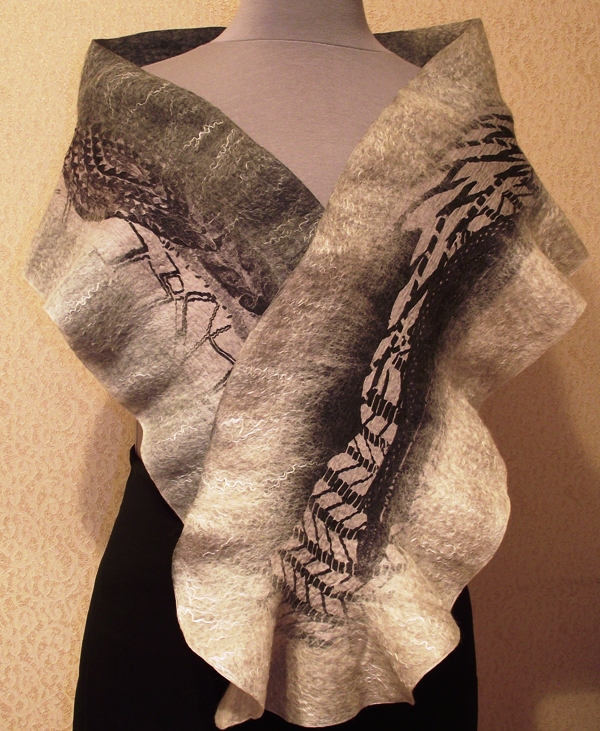 Scarf gray