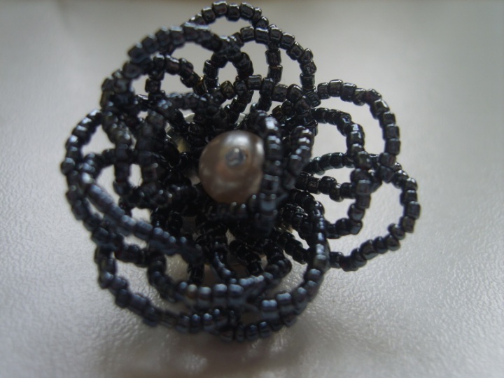 Black brooch} picture no. 2