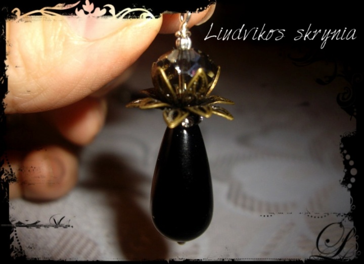 Black Lily picture no. 3