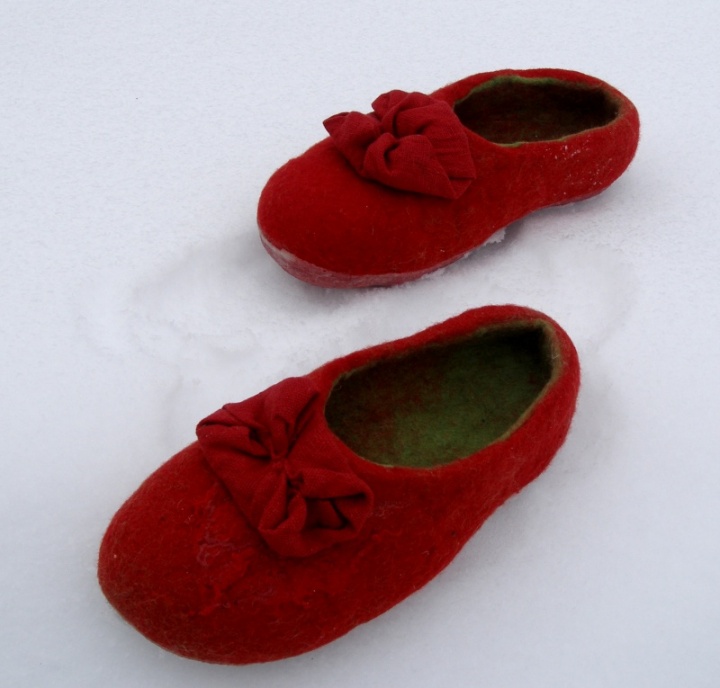 Little red slippers picture no. 2