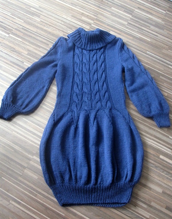 Blue knitted dress picture no. 2