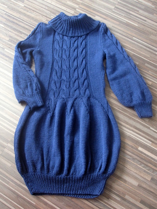 Blue knitted dress picture no. 3