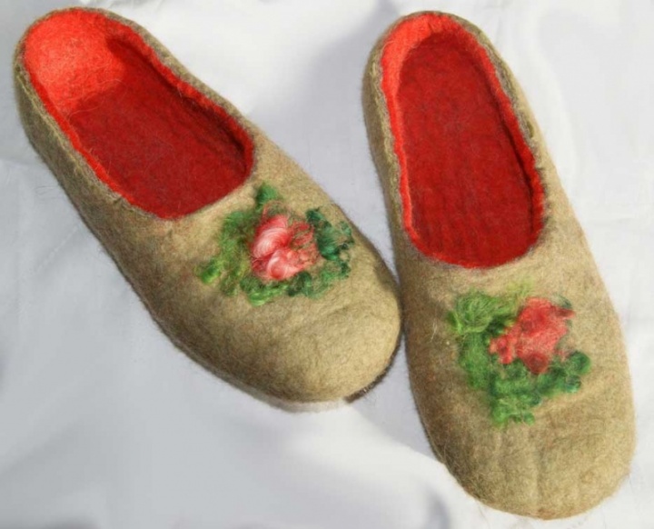 Slippers " cranberry "