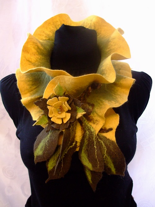 Yellow-brown scarf