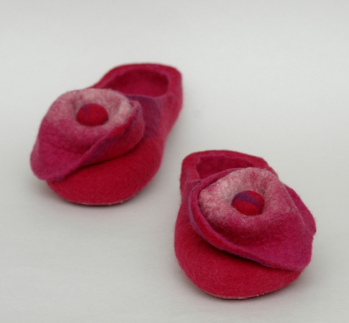 Cyclamen-colored slippers picture no. 2