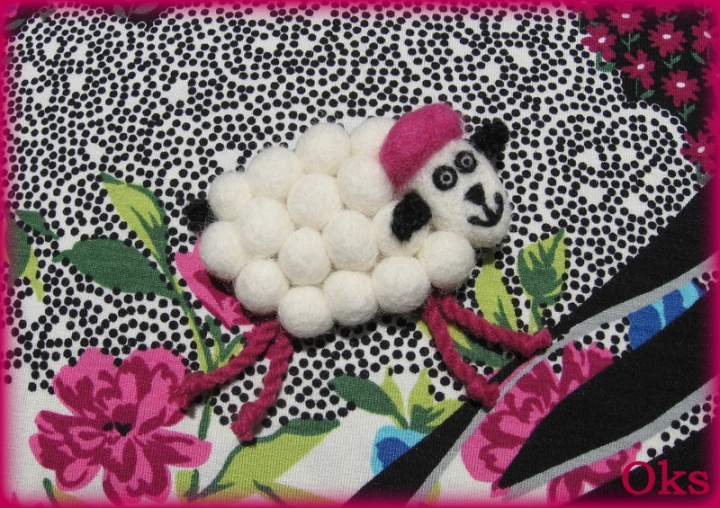 Brooch sheep after making Moli