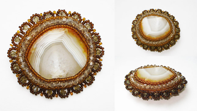 Agate brooch