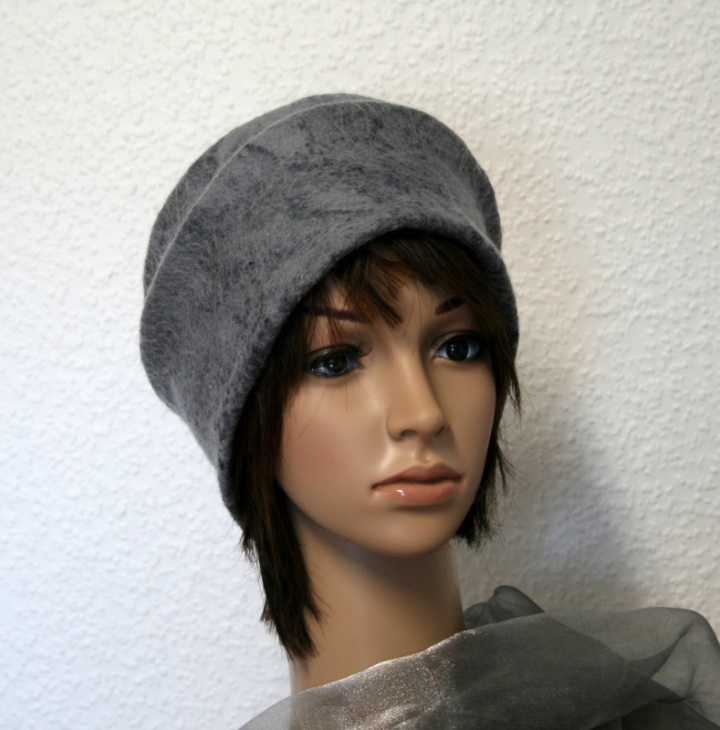 Cap " gray "