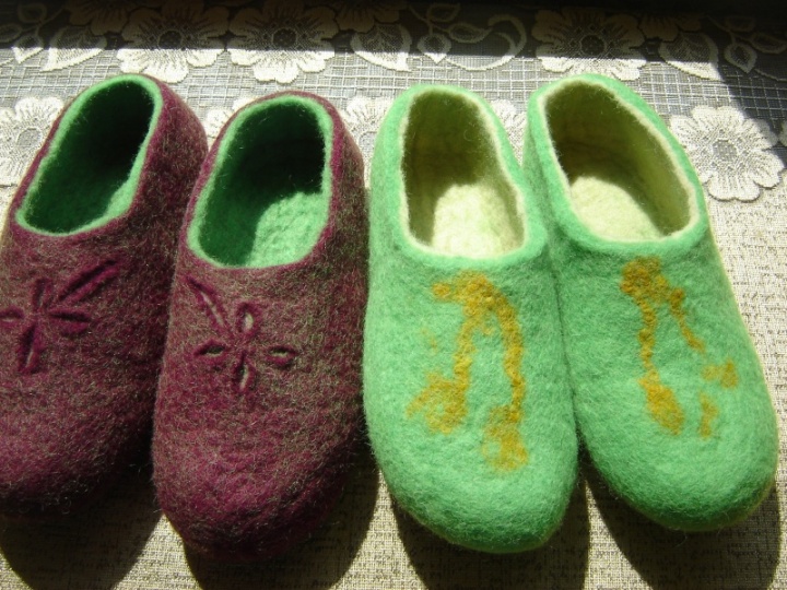 feminine slippers