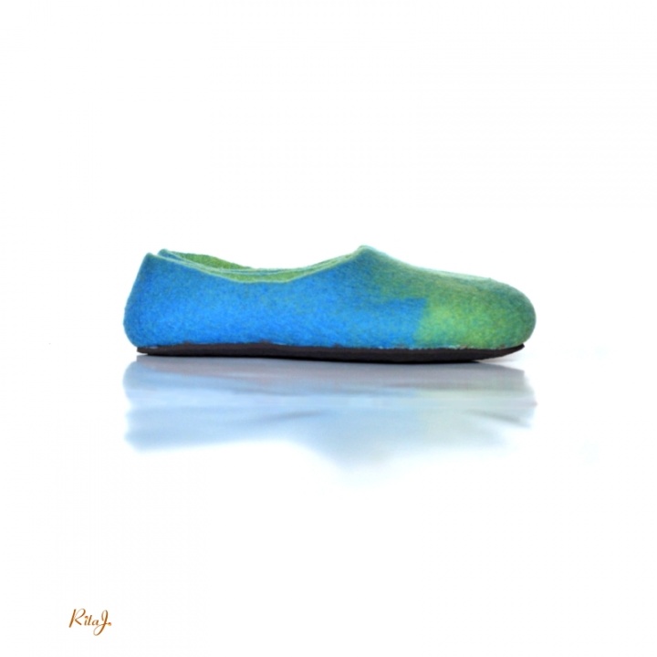 Felt slippers / felted slippers Globe