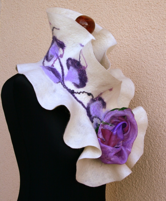 Scarf " violet poppies " picture no. 2