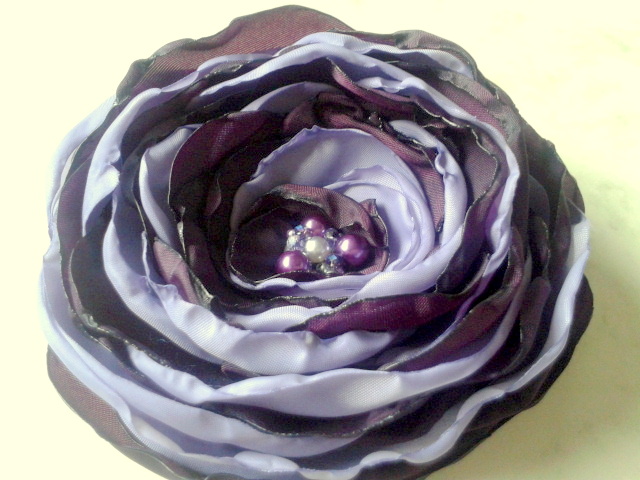 Flower brooch